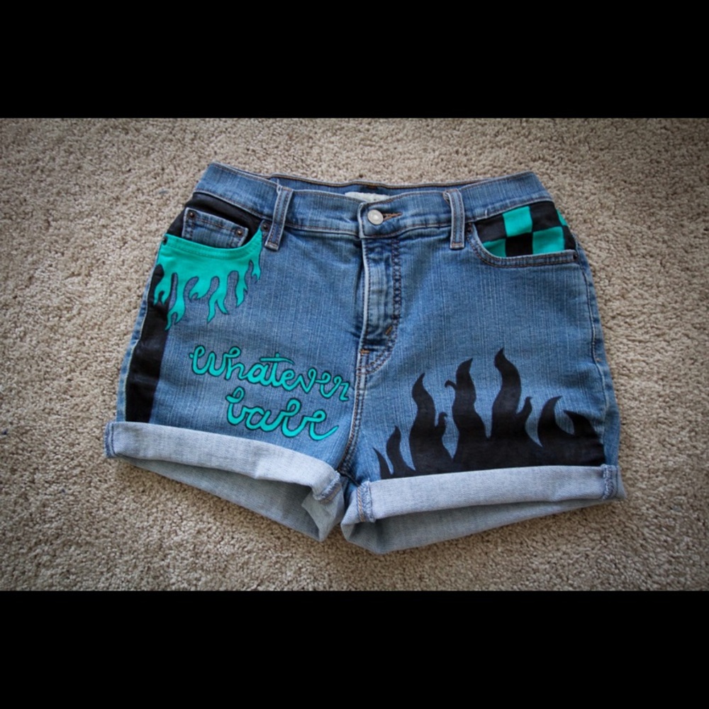 Hand painted women’s Levi’s